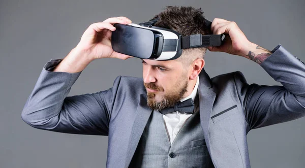 Bearded man wear wireless VR glasses. use future technology. virtual reality goggles. Modern business. Digital future and innovation. businessman in VR headset. Visual reality. It is so real — Stock Photo, Image