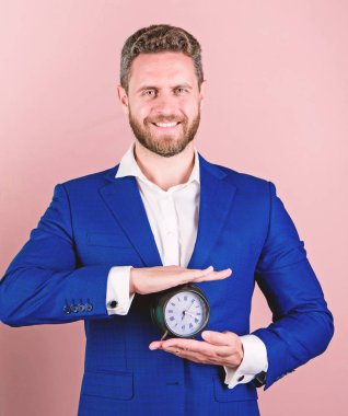 Öz disiplin kurmak. Denetim ve disiplin. Adam resmi takım çalar saat tutun. Zaman yönetimi öz disiplin eksikliği insanlar ertelemek için açar. Alışkanlıklarınızı kontrol