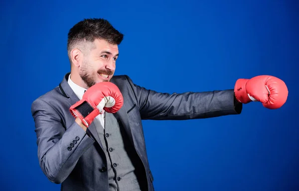 Best criminal defense lawyer strategies. Tactics proven to work. Attack and defense concept. Successful businessman. Criminal defense lawyer planning out strategies. Businessman wear boxing gloves — Stock Photo, Image