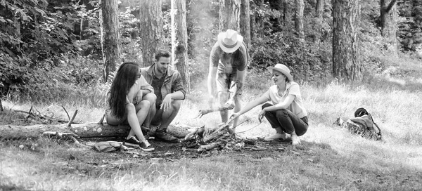 Hike barbecue. Friends enjoy weekend barbecue in forest. Company friends picnic or barbecue roasting food near bonfire. Best friends spend leisure weekend hike barbecue forest nature background — Stock Photo, Image