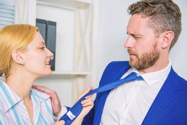 Yönetmen kandırmaya. Sekreter patron cinsel dikkat. Ofis ve cinsel davranış. Kadın tutun kravat mans. Kız baştan meslektaşım. İşyerinde cinsel taciz. İşgücü cinsel taciz