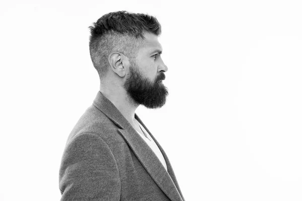 Apparence de hipster. Mode barbe et concept de coiffeur. Homme barbu hipster barbe élégante et moustache isolée blanche. Les pointes de barbier maintiennent la barbe. Barbe élégante et soin de la moustache. Barbu et confiant — Photo