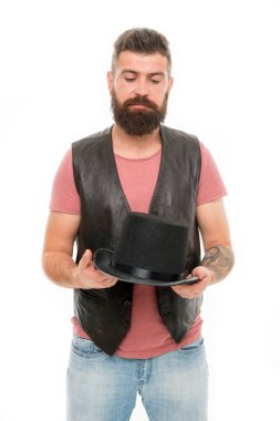 Hocus pocus. Sihirbaz sirk çalışanı. Adam sakallı adam sihirbaz. Sihirbaz karakter. Sihirbaz hile performans kavramı. Sirk sihirbazlık numarası performansı. Komik eğlence. Sokak performansı