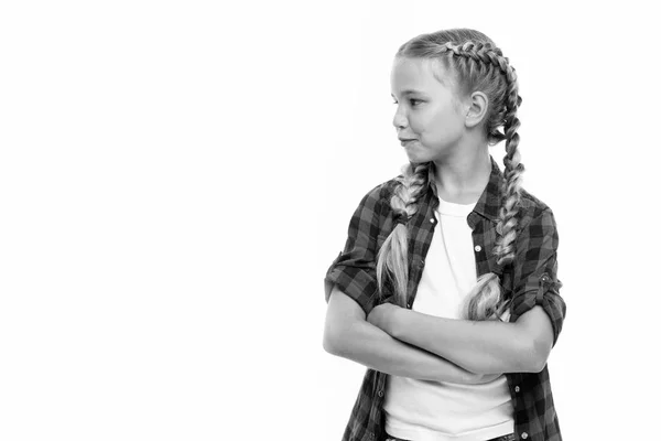 Niña feliz. Moda de niño pequeño. Felicidad infantil. Día internacional de los niños. niña pequeña con el pelo perfecto. espacio de copia. Cadera y con estilo. Belleza funky — Foto de Stock