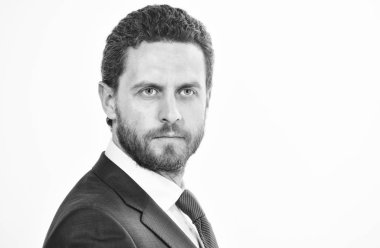 İş adam ciddi girişimci. Yakışıklı ofis çalışanı. İş karar ve sorumluluk almak. Bireysel girişimci iş. Adam iyi iş resmi elbise beyaz arka plan bakımlı