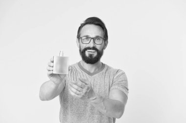 Emin koku taze gün boyunca olun. Parfüm kullanma inanılmaz faydaları. Sakallı yakışıklı tutun şişe parfüm dostum. Parfüm ruh artırılması olduğunu. Nasıl fırsat göre erkekler için parfüm seçmek