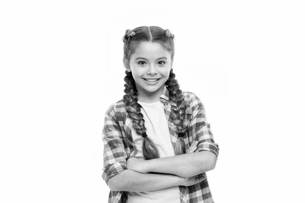 Menina feliz. Felicidade infantil. Dia internacional das crianças. moda de criança pequena. menina pequena criança com cabelo perfeito. Experiência jovem. Sentindo-se livre e feliz — Fotografia de Stock