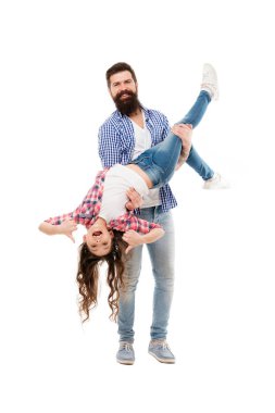 Güvenebileceğin bir şey. Baba küçük kızını elinde tutuyor ve desteğe güveniyor. Sakallı baba ve küçük kız çocuk güven ilişkileri paylaşan. Aile güveni ve sevgisi