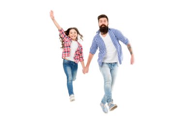 Kız gibi bir baba gibi. Sakallı baba ve küçük kız çocuk rahat hipster tarzıel tutuşarak. Mutlu baba ve sevimli küçük kızı birlikte yürüyorlar. Babam benim arkadaşım.