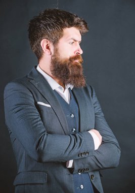 Yeni moda çizgi geliştirme. Erkek resmi moda. Şık mafya patronu. Takım elbiseli bir iş adamı. Sakallı adam mafya patronu. Bıyıklı acımasız beyaz hippi. Mafya patronu. Olgun hipster sakallı