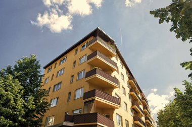 Modern ev de berlin, Almanya. Balkonlu ev. mimari ve tasarım kavramı. Yeni bir daireye taşınıyor. rahat ev bina. Seyahat Berlin ve kiralık daire.