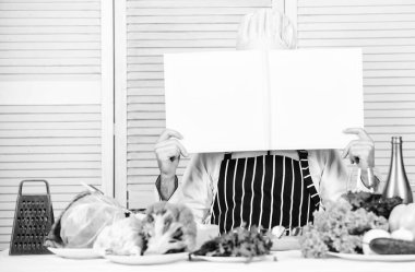 Adam chef şapka ve önlük kitabını okudum. Mutfak yemek tarifleri kavramı kitap. Pişirme beceri geliştirmek. Yemek pişirmek için yararlı bir kitap. Mutfak kariyer başlatmak. Ultimate Pişirme Kılavuzu adım adım. Yemek tarifleri kopya alanı yaptırın