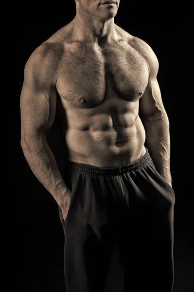 Ajuste torso con seis paquetes y músculos abdominales. Vientre en forma y pecho atlético, vintage —  Fotos de Stock