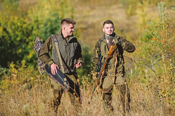 Army forces. Camouflage. Military uniform. Hunting skills and weapon equipment. How turn hunting into hobby. Man hunters with rifle gun. Boot camp. Friendship of men hunters. Rest for real men — Stock Photo, Image