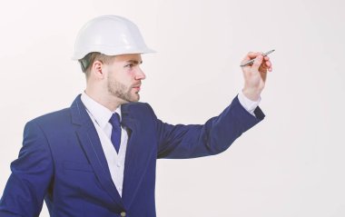 İş adamı mimar mühendis dijital yüzey etkileşim. Modelleme ve tasarım. Dijital teknoloji. İnteraktif yüzey. Dijital modelleme iş için. Modern iş fırsatı. İş tahmin etme