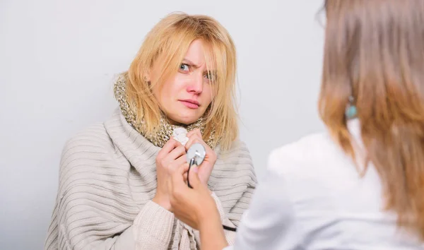 Doctor woman examine sick person. Recognize symptoms of cold. Home visiting doctor service. Medical examination. Doctor and patient concept. Adult fever symptoms. Treatment and when to call doctor — Stock Photo, Image