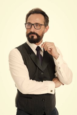 İşadamı düşünceli yüz karar olun. Zor iş anlaşması. İşadamı resmi suit olgun adam beyaz izole. Düşünceli işadamı kavramı. Düşünceli girişimci işadamı sakallı