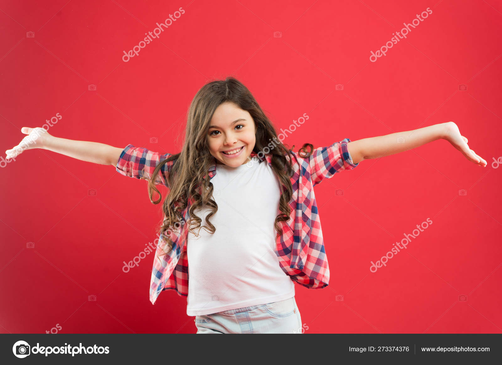 Fresh it up. Nice and tidy hairstyle. Small child long hair. Girl active  kid with long