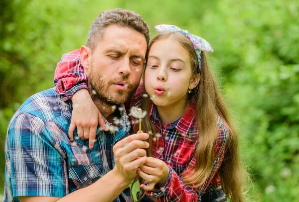 Ecology. Happy family day. little girl and happy man dad. earth day. spring village country. family summer farm. daughter and father love dandelion flower. New flowers. new life concept — Stock Photo, Image