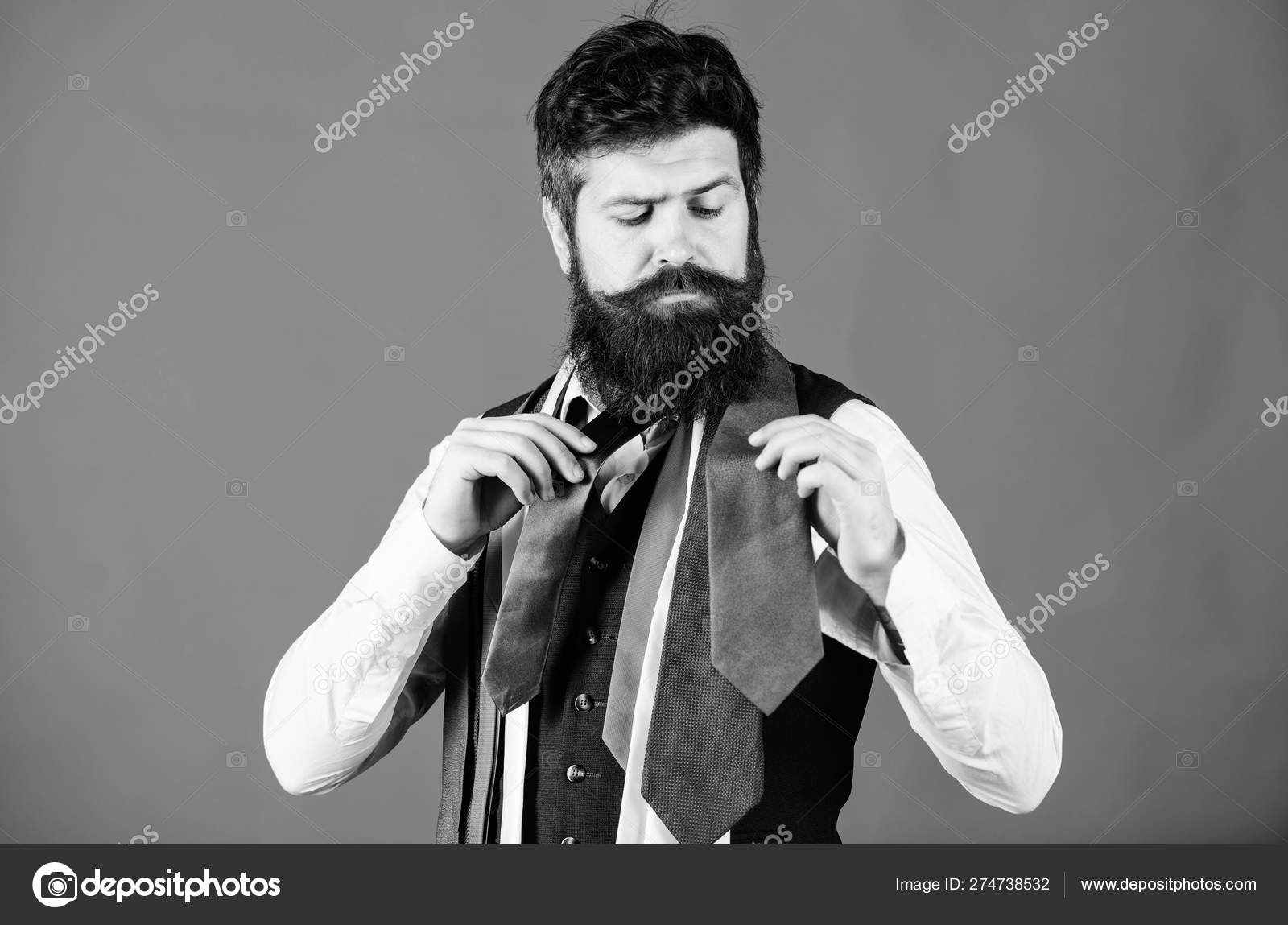 how to wear a necktie with a suit