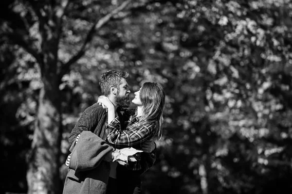 Man and woman with passionate faces on natural background. — Stock Photo, Image