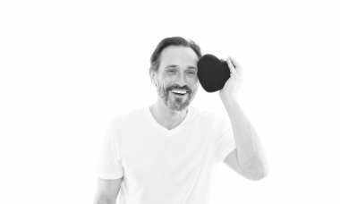 Kalp hediye mevcut. Samimi yürekten tebrik. Adam hipster tutun kalp sakallı. Romantik adam aşık. Sevgililer Günü'nü kutluyorlar. Sevgi ve romantik hisler kavramı. Kalp öznitelik Valentine