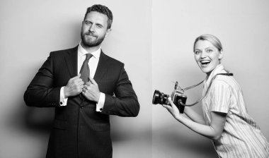 İyi atış. Şöhret ve başarı. İşadamı yıldız an tadını çıkarın. Fotoğrafçı fotoğraf başarılı iş adamı alarak. Paparazzi kavramı. Photosession iş dergisi için. Yakışıklı işadamı poz fotoğraf makinesi