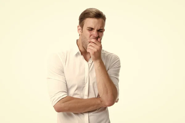 Un uomo barbuto. uomo stanco isolato su bianco. Affari. Cura del viso. Moda maschile. Uomo d'affari. Ritratto di moda dell'uomo. Lavora sodo. malato e stanco — Foto Stock