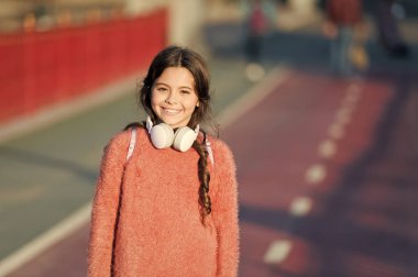 Aktif yaşam tarzı müzik çalma listesi. Kulaklıklar ile kız şirin çocuk. Nedenleri kulaklık kullanmanız gerekir. Kulaklık dünya değişti. Kulaklık gizlilik kamusal alanlarda için getir. Her zaman benimle müzik