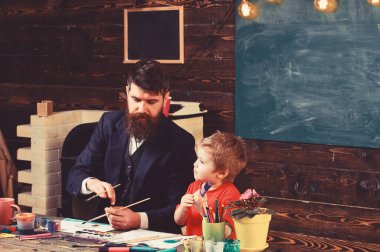 Baba ve doğa resim çocuk. Baba ve oğul, sanat terapisi ders