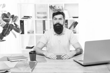 Motivasyon ve ödül. İş başarı. Patron ofisi. Büyük patron Crown. Başarı. Liderlik. Patron ofis - en büyük motiovation. Liderlik eğitimi. Liderlik gelişimi. İş motivasyon