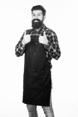 Onun onayını gösterilen. Hipster el onay işareti. Aşçı ızgara veya yemek ya da saç modeli için onun onayını ifade berber. Thumbs up onay el hareketi veren adam sakallı