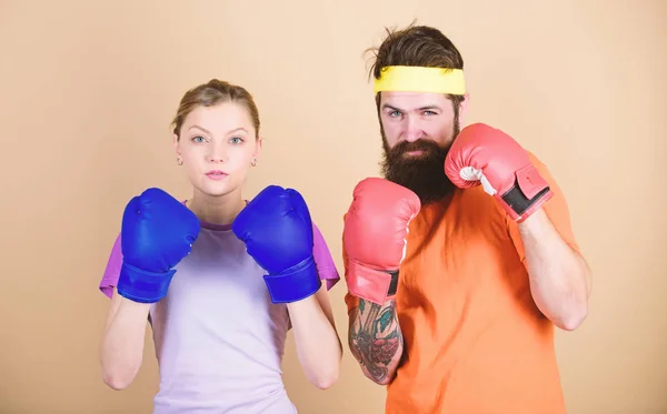 It is hard to fail. training with coach. knockout and energy. couple training in boxing gloves. punching, sport Success. sportswear. Fight. Happy woman and bearded man workout in gym. failed again — Stock Photo, Image