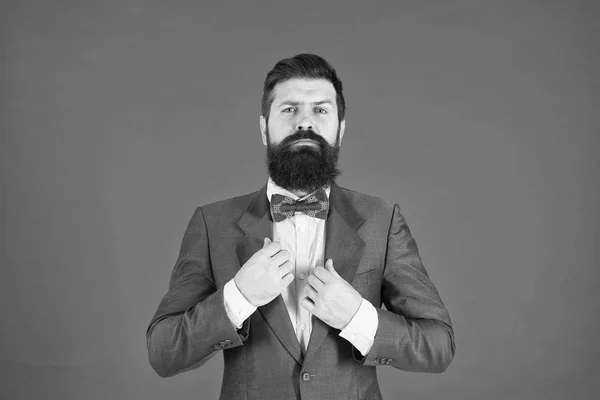 Aussi individuelle que vous. Homme d'affaires confiant. Mode formelle. La mode. Homme barbu hipster en veste. Succès commercial. Mode barbe. look de mode masculine. Homme barbu en costume formel — Photo