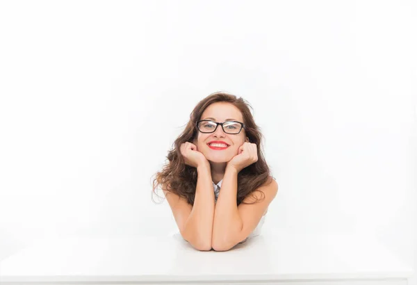 Gafas de mujer atractiva profesora o profesora. Directora de oficina inteligente. Conferencia de negocios. Una mujer entrenadora de negocios. Concepto de secretario. Educación empresarial. Enseñanza con pasión — Foto de Stock