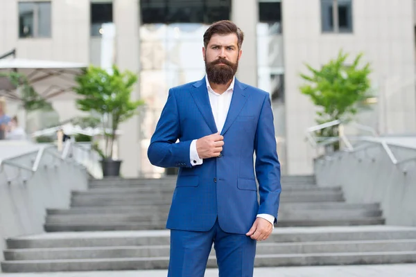 Confident businessman. business success. business man top manager. Millionaire. handsome man in fashion suit. modern life. motivated entrepreneur. formal male fashion. So good to be rich — Stock Photo, Image