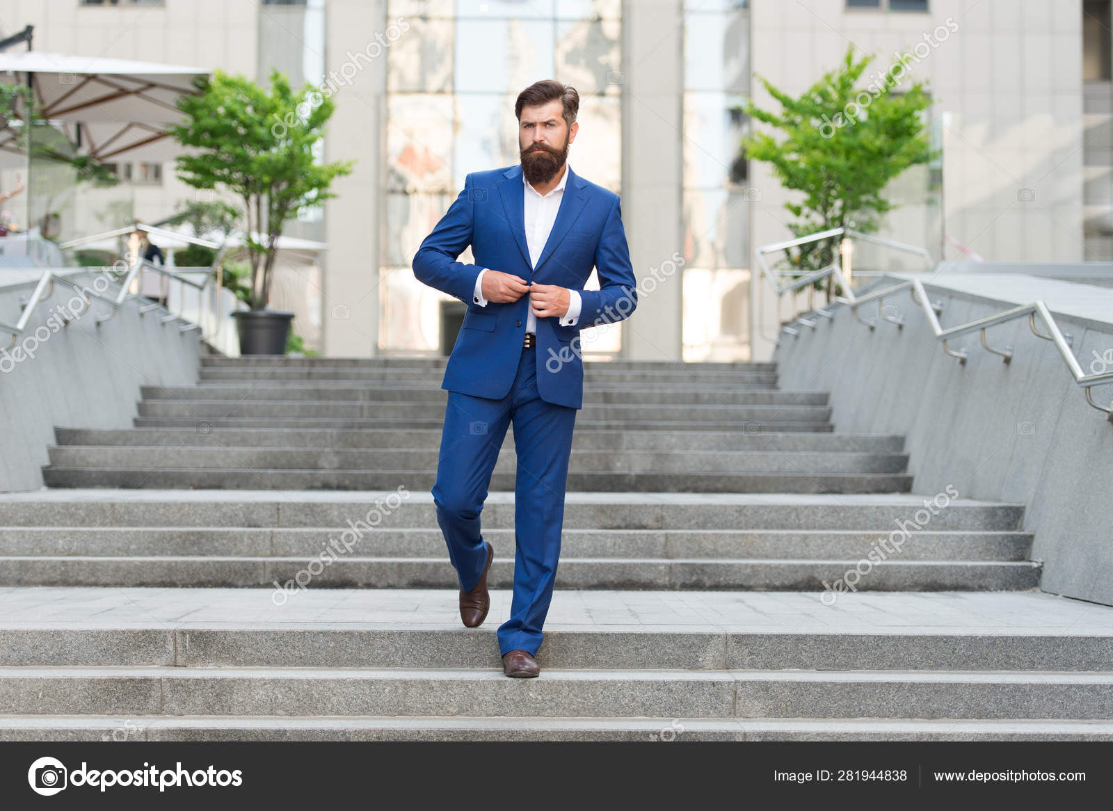 Mafia boss. auditor man in fashion suit. modern life. motivated  entrepreneur. formal male fashion. Classic style aesthetic. confident boss  businessman auditor. business success. business man boss Stock Photo by  ©stetsik 281944838