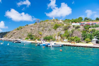 Okyanus gezisi. Egzotik tatil fikirleri. Tatil deniz plajı. Tropik ada. Kıyı deniz gemileri st.barts mavi su rıhtım. Seyahat ve dolaşıp. Turizm konsepti. Yaz tatili destinasyonları