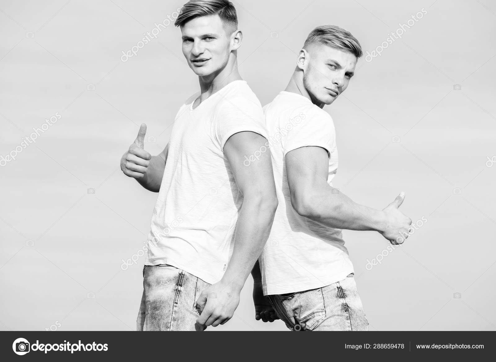 Французские телеведущие братья богдановы. Братья богдановы 2021. Близнецы. Братья близнецы которым совсем. Братья близнецы которым совсем.