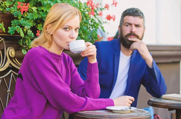 Apps normal way to meet and connect with other single people. Couple terrace drinking coffee. Casual meet acquaintance public place. Meeting people first date. Strangers meet become acquaintances — Stock Photo, Image