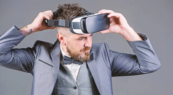 Bearded man wear wireless VR glasses. use future technology. virtual reality goggles. Modern business. Digital future and innovation. businessman in VR headset. Visual reality. It is so real — Stock Photo, Image