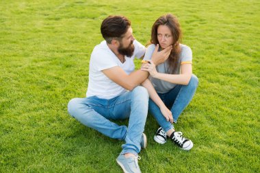 sakal ile hipster adam kız konsol deneyin. ilişki içinde yanlış anlama. ilişkiler sorunu. Aile Çift psikolog. saldırganlık ve şiddet. Seni mutlu edeyim. Bana dokunma
