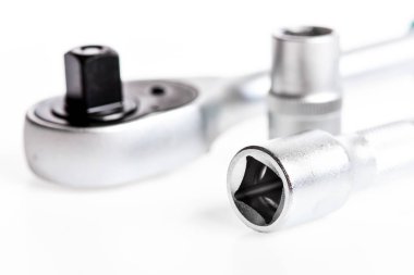 çok amaçlı takım kiti. Krom Vanadyum çelik. Metalize Tamir ekipmanları. Beyaz arka planda izole soket anahtarı. Demir aletler ayarlandı. Biz doğru, Ilk kez yapmak