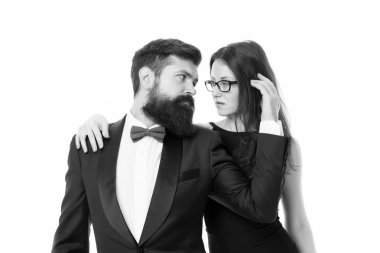 Evli çiftler için romantik bir randevu. Sevgilim ile kucaklaşmak. Şefkatle sarıl. Erkek ve kadın şık giyinmiş, gece için hazırlar. Yıldönümünü kutlayalım. Romantik çift resmi kıyafetler giyer. Çiftler yapılacaklar listesi