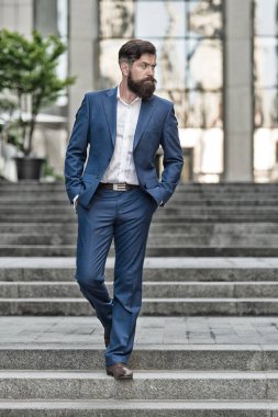 iş başarısı. iş adamı Broker. Milyoner. moda elbise yakışıklı adam emlaklık. modern yaşam. motive girişimci. resmi erkek moda. emin işadamı. Broker kavramı. Gerçekten meşgul