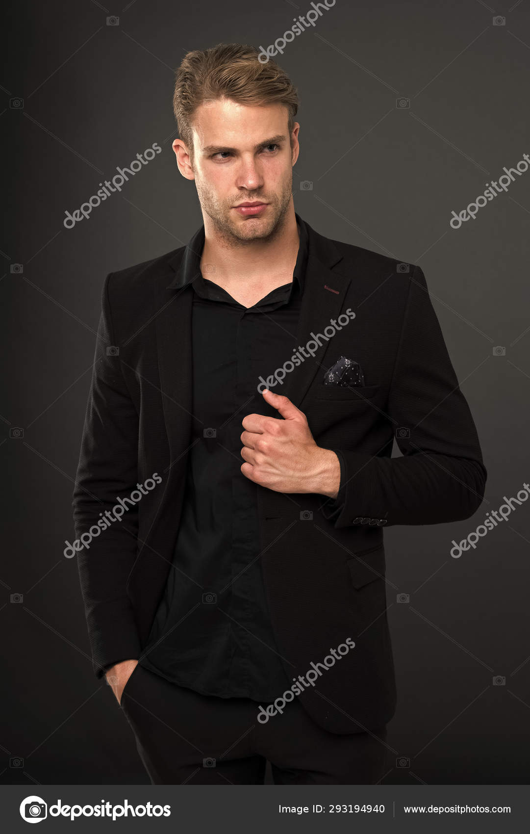 All black store formal outfit