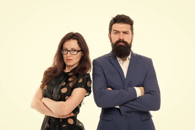 Çift meslektaşları adamla sakal ve beyaz arka plan üzerinde güzel kadın. İş ortakları liderlik ve işbirliği dengesi. Ofis işi ve iş. İş kavramı. Kişisel bir şey değil sadece iş