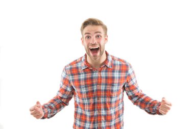 Onun şansına inanamıyorum. Şaşırtıcı bir ifade. Adam gülen surat. Mutluluk kavramı. Psikolojik sağlık. Mutlu duygusal adam kapat. Olumlu duygular. Beyaz arka planda mutlu bir adam. Kazanan