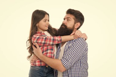 Babalar günü. Küçük kız aşk baba. Küçük kız aşk Babalar günü. Mutlu bir aile. Babalar günü kavramı. adam baba küçük kızı ile. Mutlu küçük kız. Baba ve çocuk. Çocuk günü. Kaygısız zaman