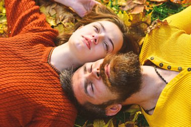 Kız ve sakallı adam ya da tarihi kucaklaşmak mutlu lovers